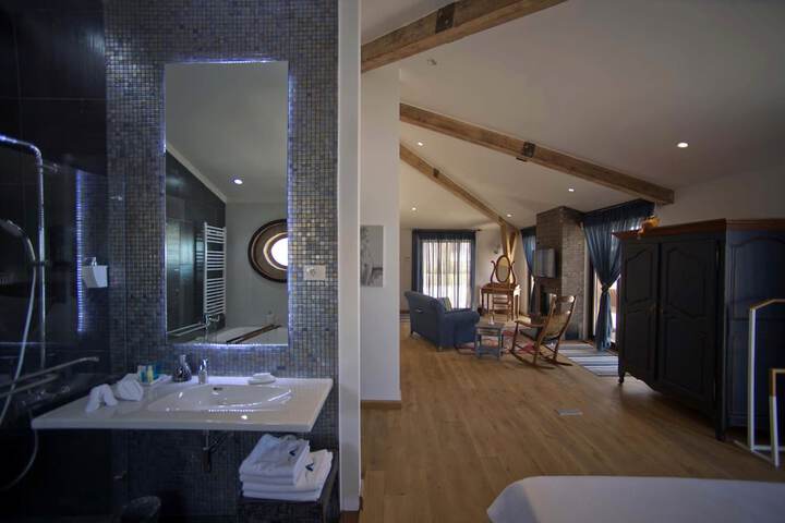 Room 21 of 40