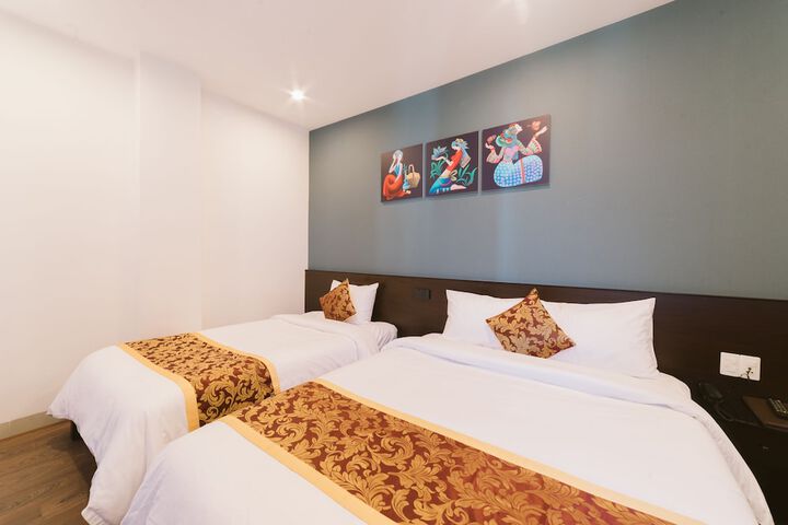 Room 9 of 23
