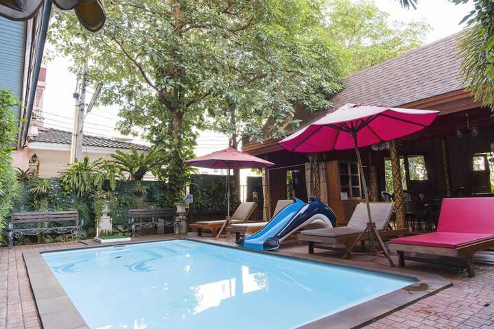 Hotel Pool