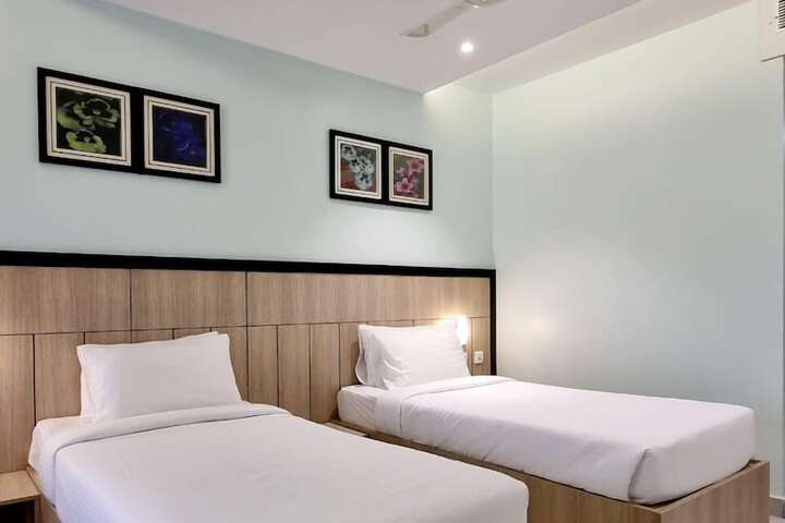Room 13 of 25