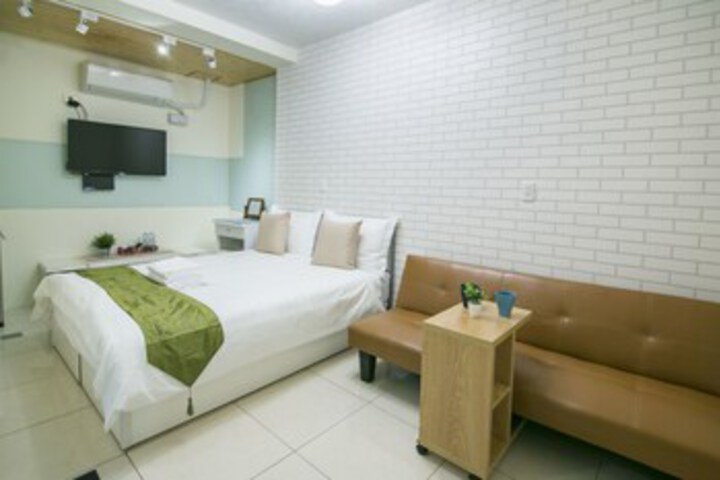 Room 19 of 35