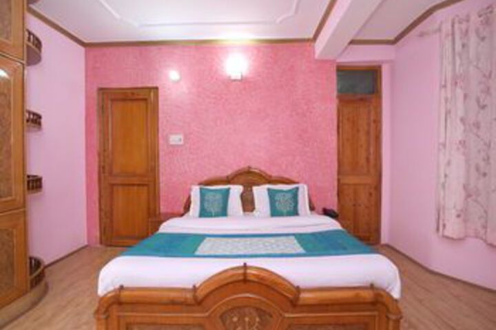 Room 12 of 21