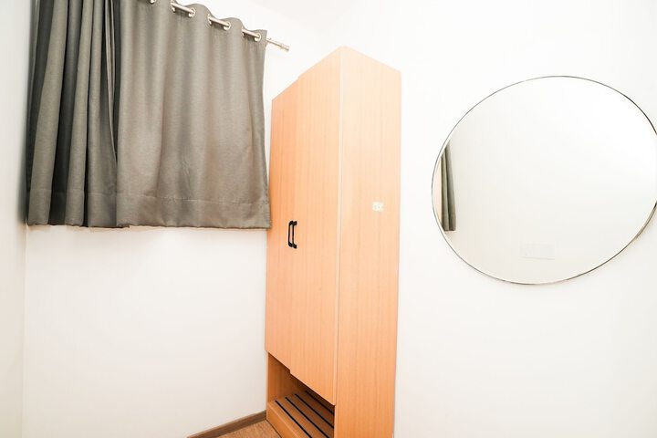 Room 10 of 26