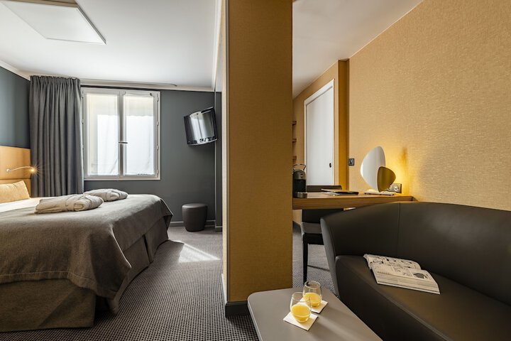 Room 13 of 69