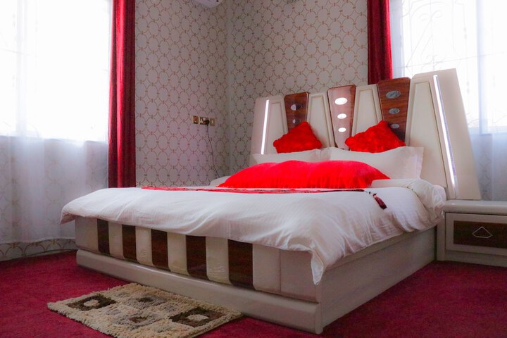 Room 8 of 22