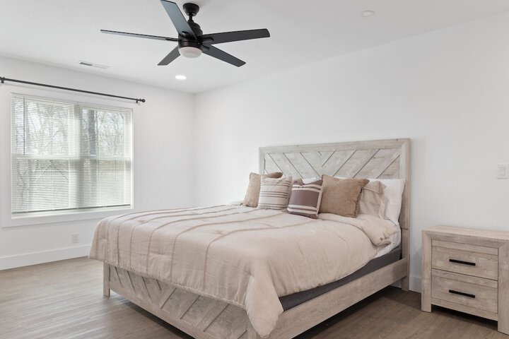 Room 2 of 18