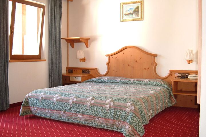 Room 7 of 38