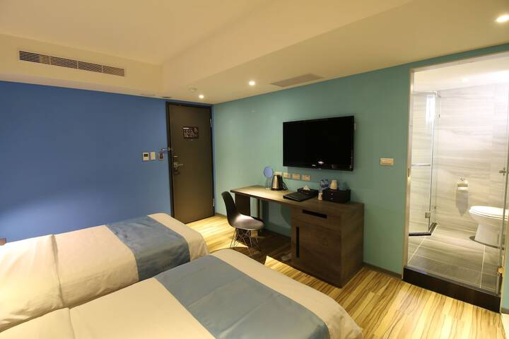 Room 5 of 45