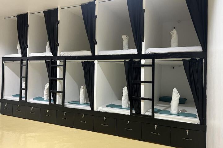 Room 9 of 35