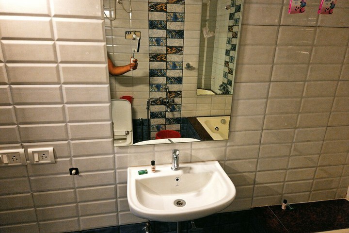 Room 133 of 169