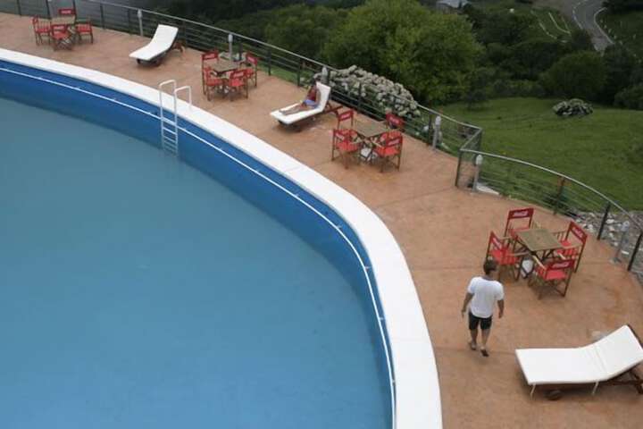 Pool 11 of 25