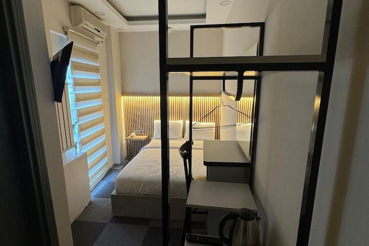 Room 30 of 69