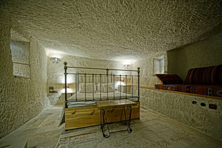 Room 15 of 68