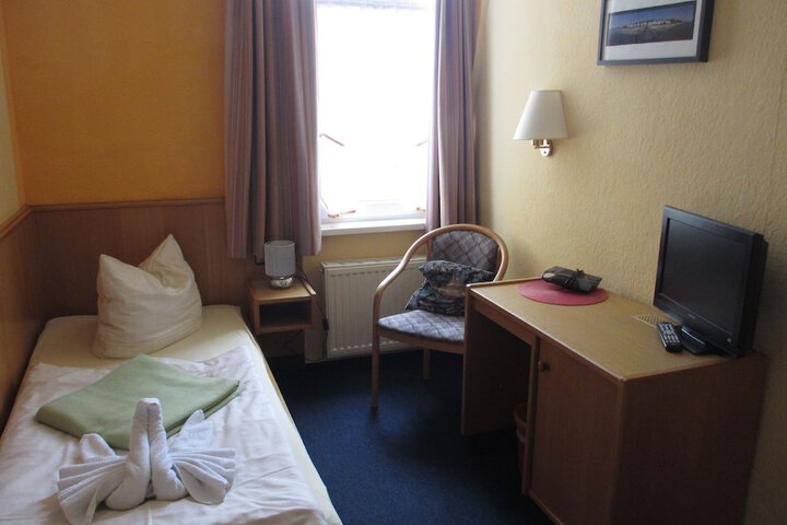 Room 4 of 53