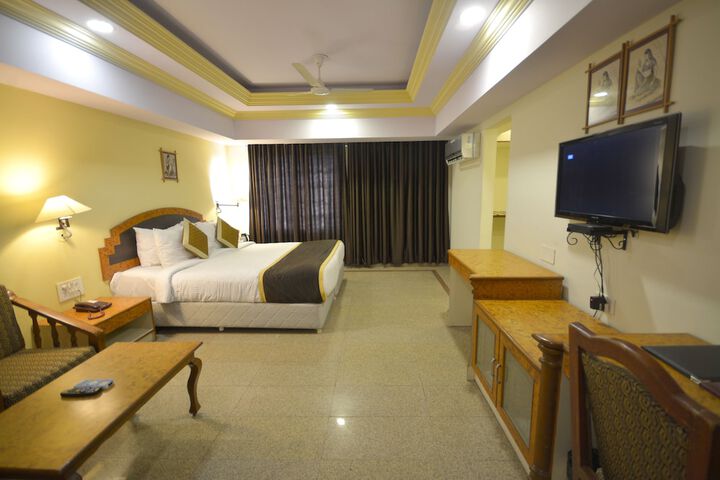 Room 12 of 46
