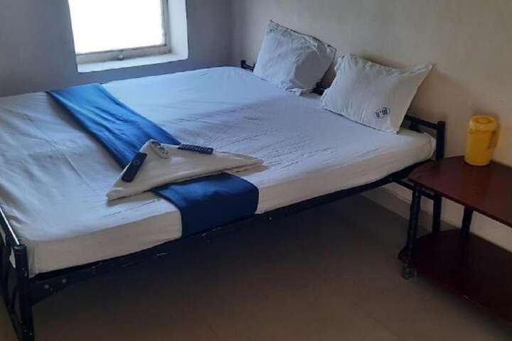 Room 4 of 5