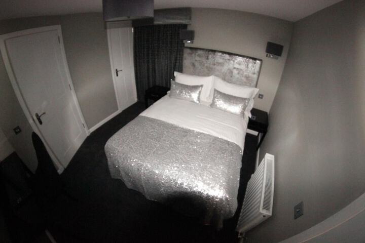 Room 17 of 32