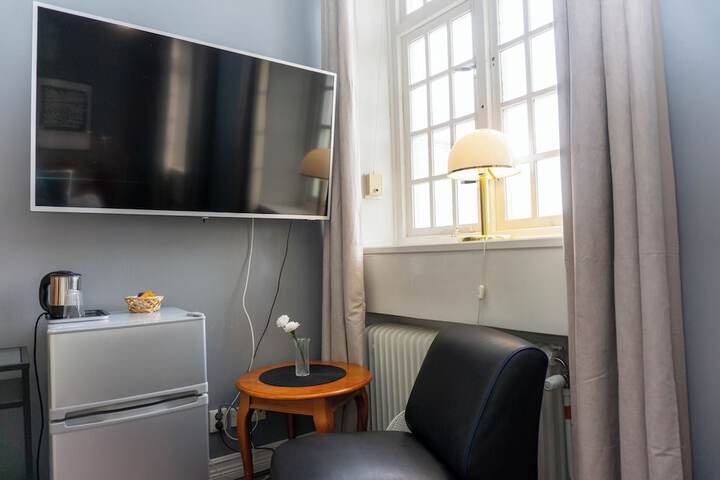 Room 16 of 50