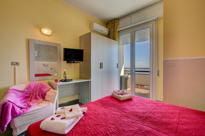 Room 3 of 31