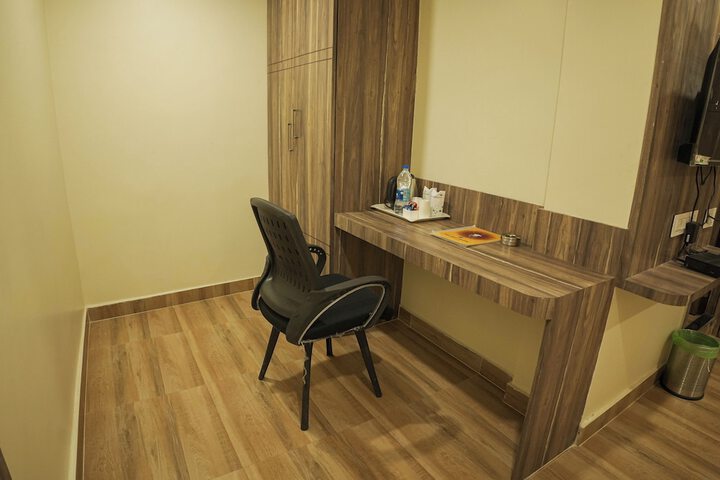 Room 9 of 35