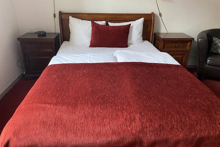 Room 90 of 214
