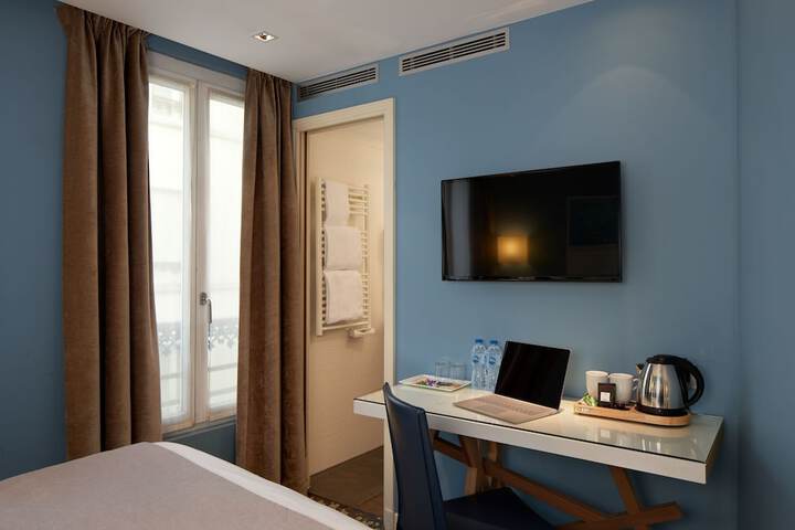 Room 8 of 31