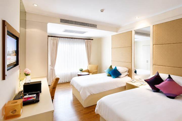 Room 34 of 84