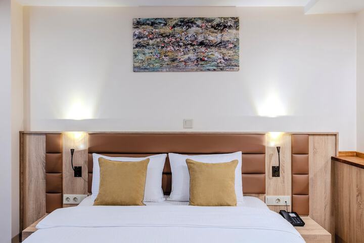 Room 44 of 170