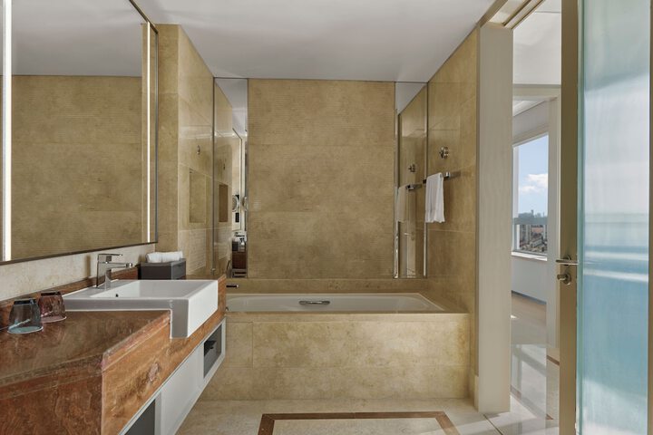 Room 32 of 52