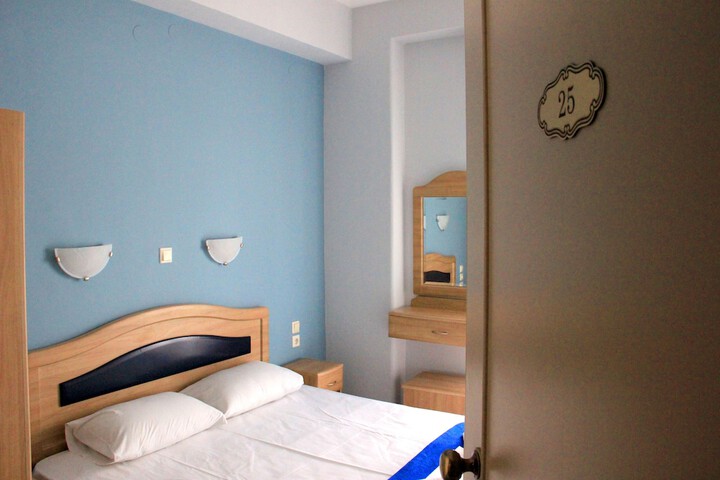 Room 10 of 49