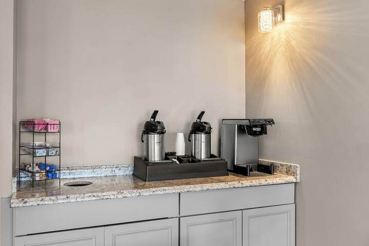 Breakfast/Coffee Service 18 of 19