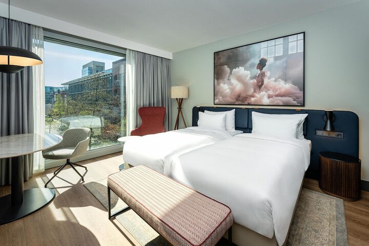 Room 16 of 75
