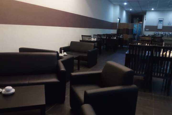 Dining 3 of 13