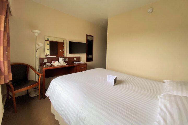 Room 10 of 50