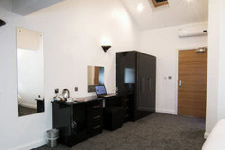 Room 16 of 23
