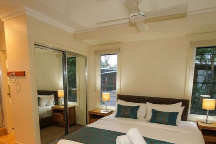 Room 5 of 32