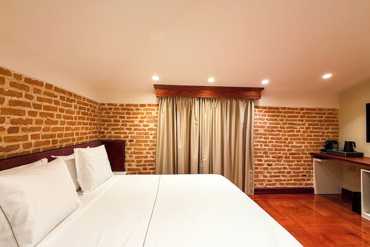 Room 37 of 96