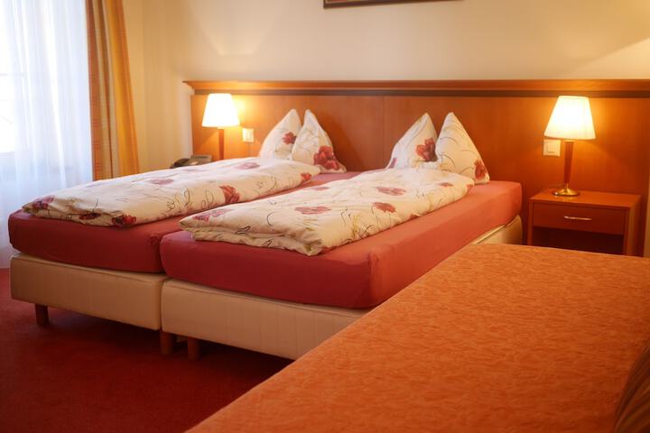 Room 13 of 61
