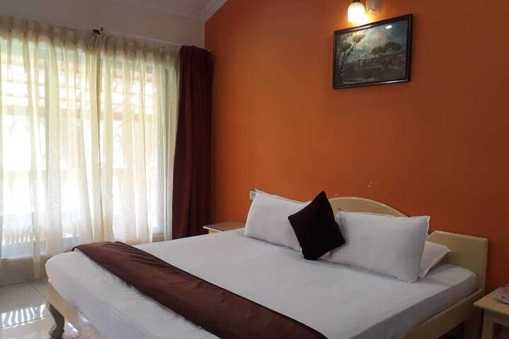 Room 4 of 38
