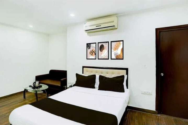 Room 7 of 15