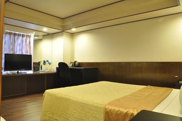 Room 15 of 35