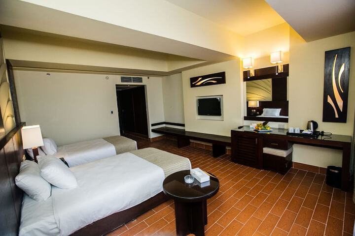 Room 6 of 40