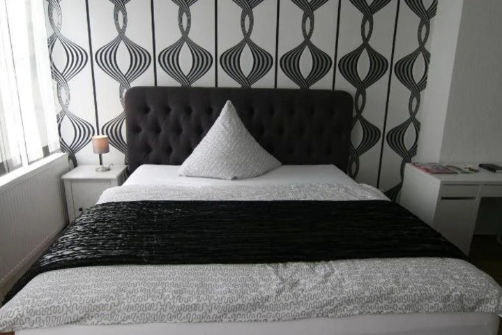 Room 2 of 14