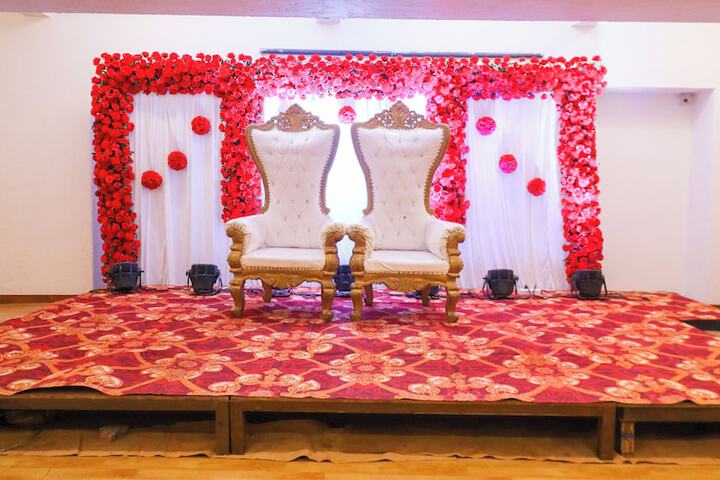 Ballroom/Hall 86 of 102