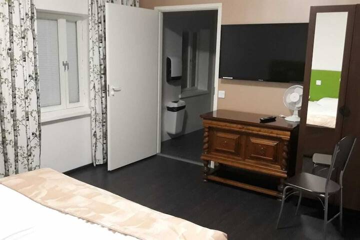 Room 2 of 13