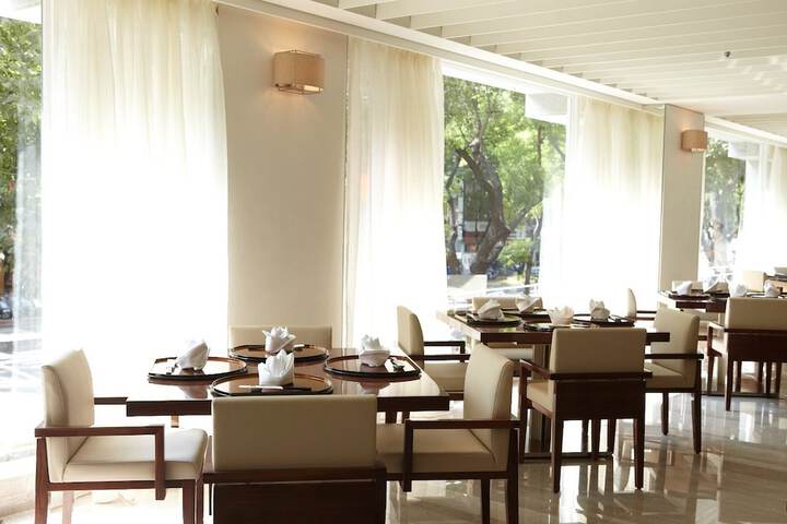 Dining 67 of 97