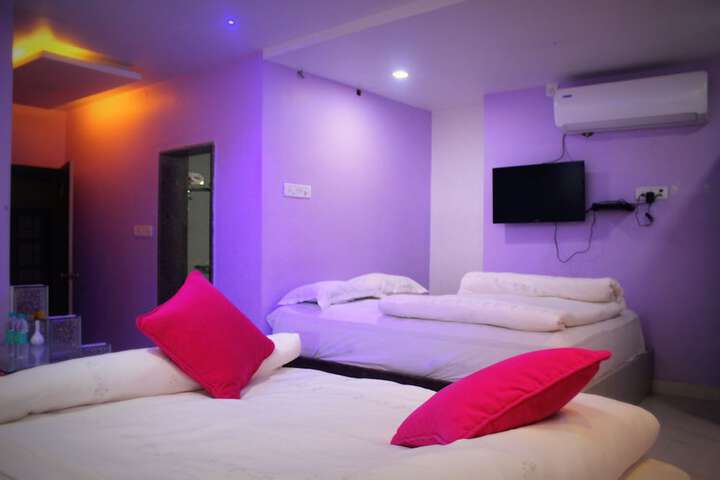 Room 35 of 72