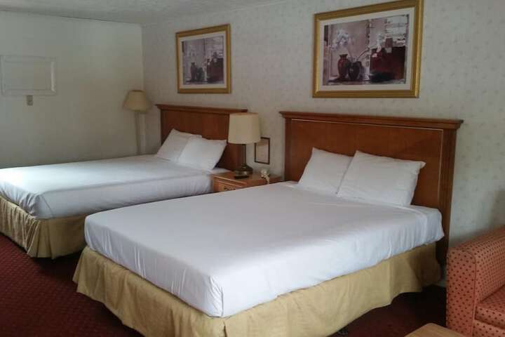 Room 25 of 39