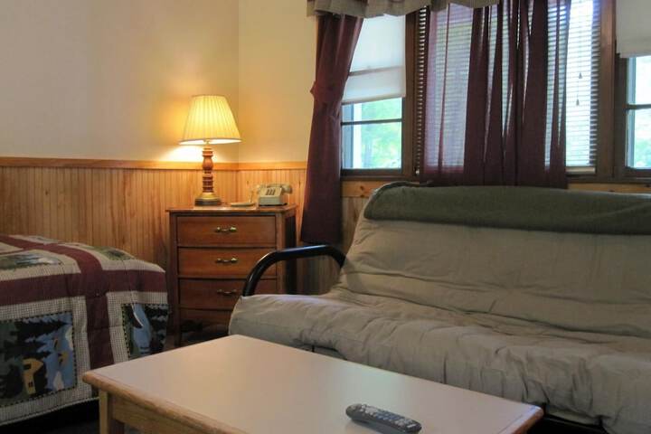 Room 6 of 15