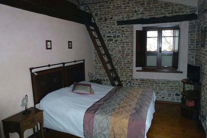 Room 3 of 53